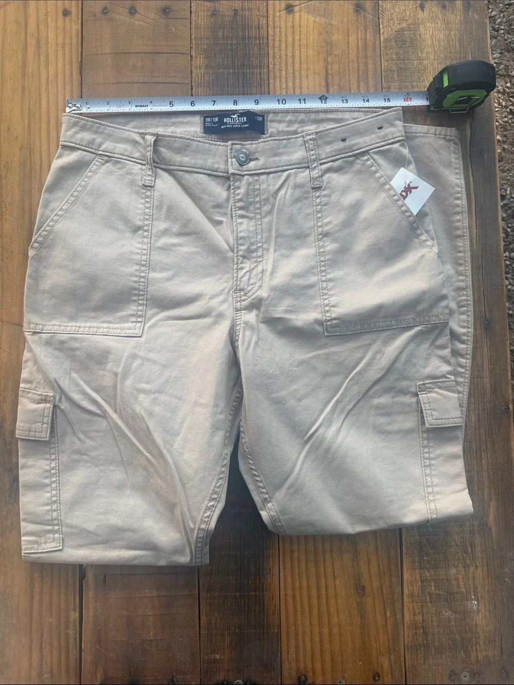 Hollister Women's Beige Skinny Cargo Pants